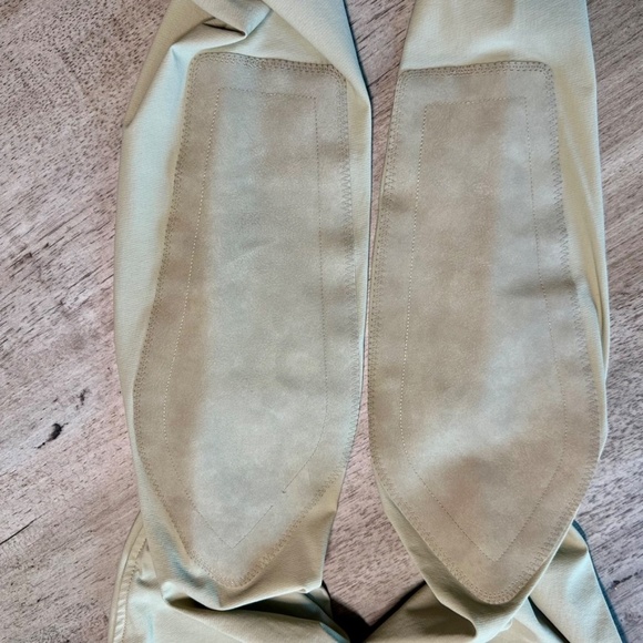 Kerrits Equestrian Knee Patch Riding Breeches - Picture 4 of 10